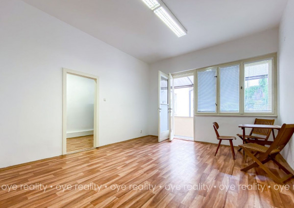 Na prenájom kancelárske priestory v absolútnom centre Komárna - 41 m2